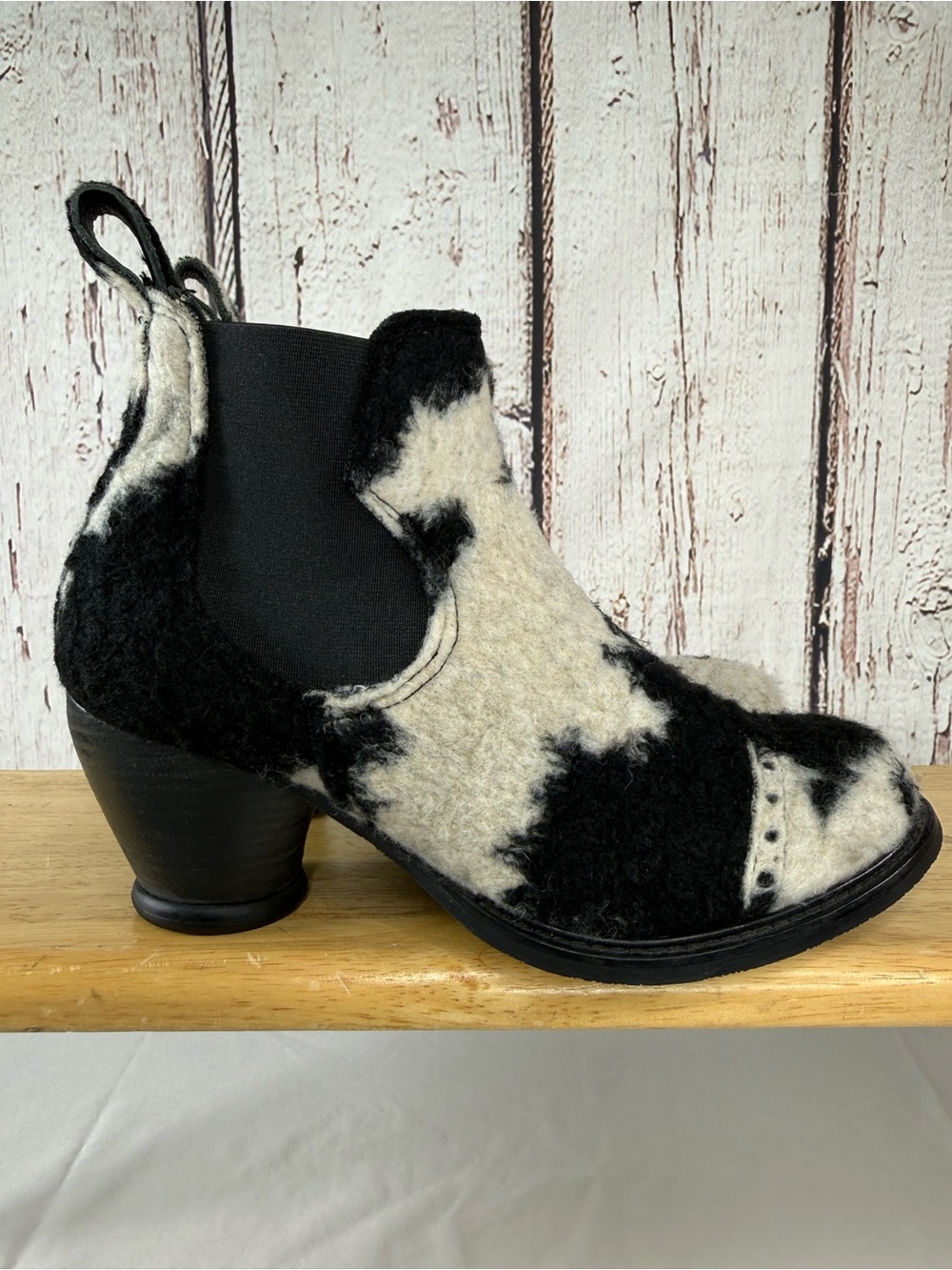 John Fluevog x Anna Sui Odlum Cow-Print Fuzzy Heeled Chelsea Boots Booties 7.5